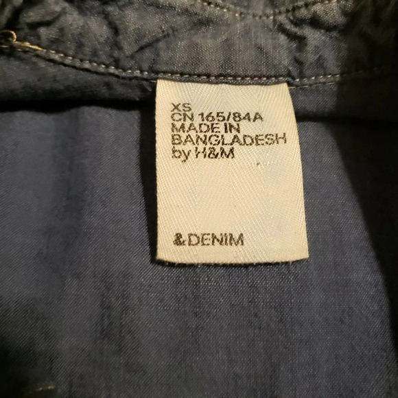 Denim Button Down Shirt / Snap Closure Pockets / Size XS - Picture 4 of 4